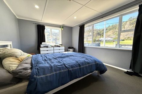 Photo of property in 27 Rimu Street, Naenae, Lower Hutt, 5011