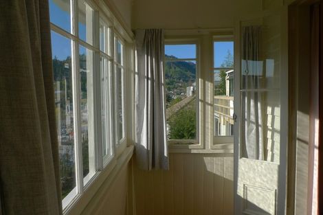 Photo of property in 25 Wellington Street, Nelson South, Nelson, 7010