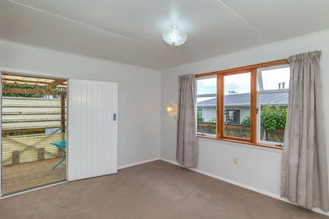 Photo of property in 12 Ryder Crescent, Levin, 5510