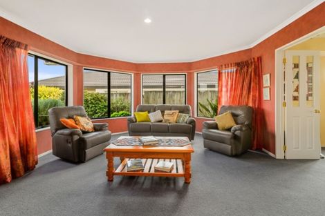 Photo of property in 37 Elmbridge Place, Owhata, Rotorua, 3010