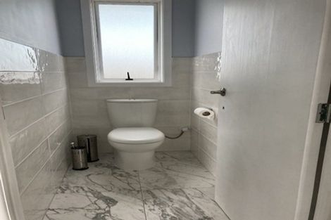 Photo of property in 1/5 Bond Crescent, Forrest Hill, Auckland, 0620