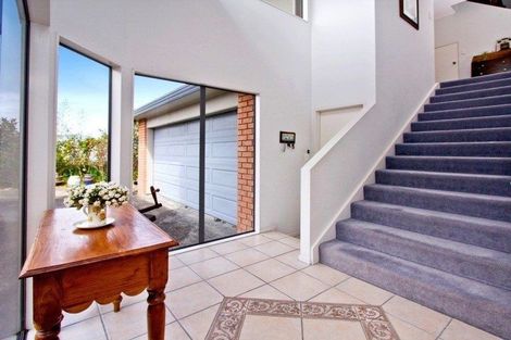 Photo of property in 2/19 Martin Crescent, Northcote, Auckland, 0627
