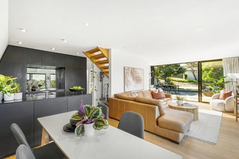 Photo of property in 2/42 Island Road, Beach Haven, Auckland, 0626