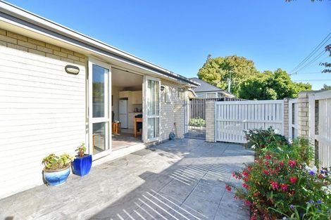 Photo of property in 2/107 Staveley Street, Avonhead, Christchurch, 8042