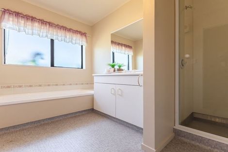 Photo of property in 86 Parata Street, Waikanae, 5036