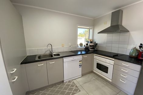 Photo of property in 7/15 Andersons Road, Oteha, Auckland, 0632