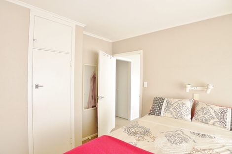 Photo of property in 3/6 Corrella Road, Belmont, Auckland, 0622