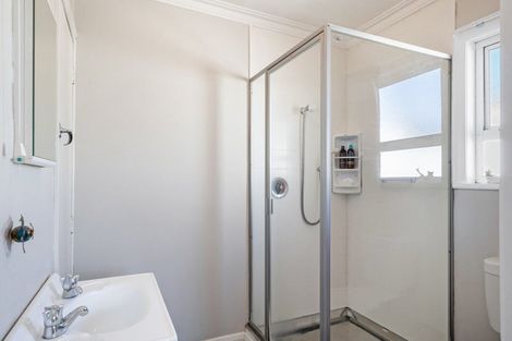 Photo of property in 361 Oxford Street, Levin, 5510