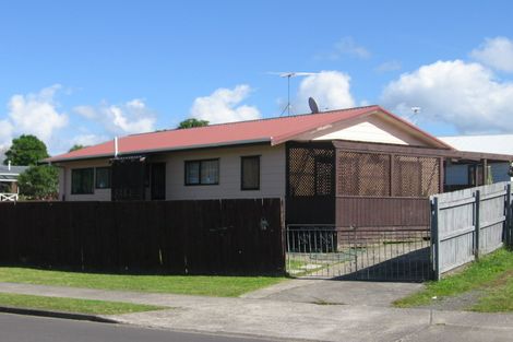 Photo of property in 36 Meadowvale Rise, Titirangi, Auckland, 0604