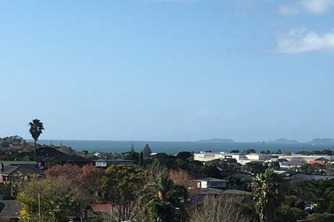 Photo of property in 31a Forrest Hill Road, Milford, Auckland, 0620