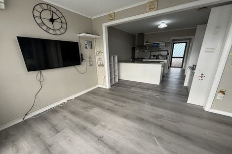 Photo of property in 2/30 Union Street, Papakura, 2110