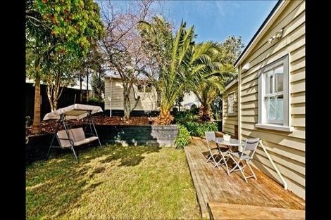 Photo of property in 2/42c Schnapper Rock Road, Schnapper Rock, Auckland, 0632
