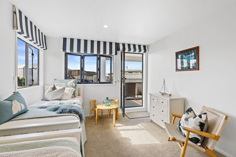 Photo of property in 1 Lagoon Way, Omaha, 0986