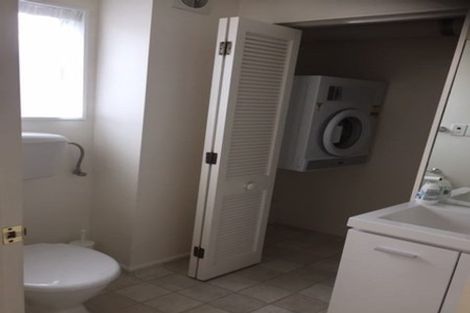 Photo of property in 87 Victory Crescent, Tawa, Wellington, 5028