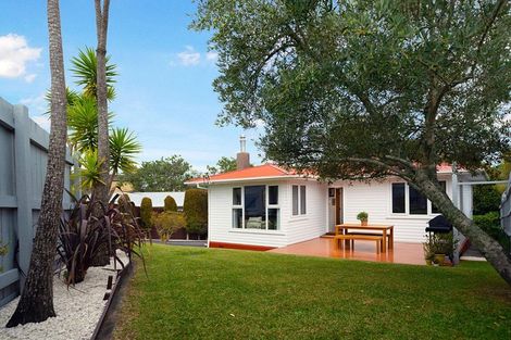 Photo of property in 23 Cornwall Street, Te Atatu South, Auckland, 0610