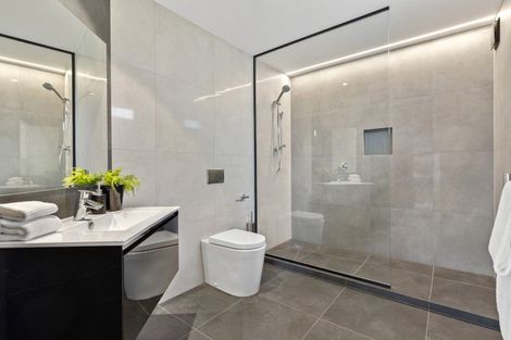 Photo of property in 14a Stanley Point Road, Stanley Point, Auckland, 0624