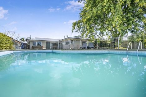 Photo of property in 27 Glen Lynne Avenue, Queenwood, Hamilton, 3210