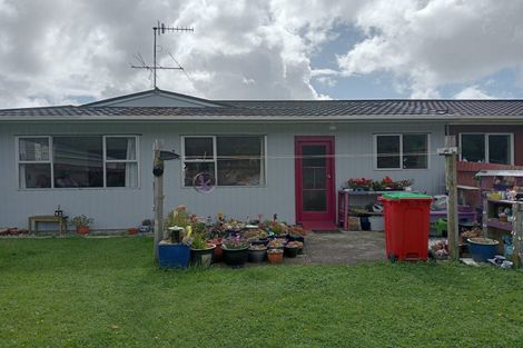 Photo of property in 22 Buckley Grove, Paraparaumu, 5032