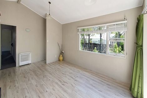 Photo of property in 1/44 Stanley Road, Glenfield, Auckland, 0629