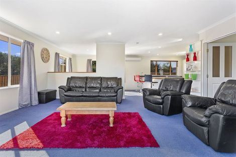Photo of property in 4 Harrod Place, Rangiora, 7400