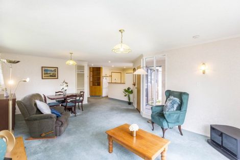 Photo of property in 2/8 Hay Street, Ebdentown, Upper Hutt, 5018