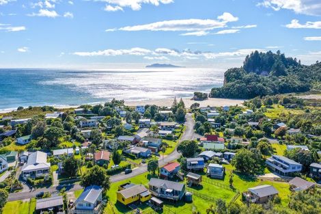 Photo of property in 100 Kon Tiki Road, Whiritoa, Whangamata, 3691
