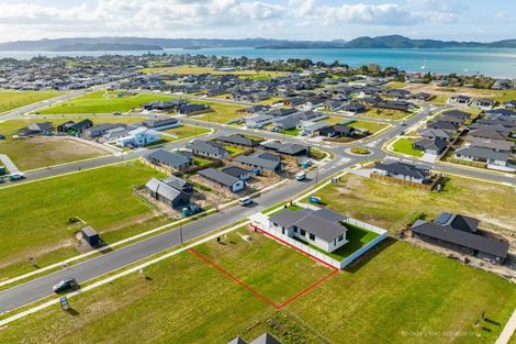 Photo of property in 21 Te Piriti Road, One Tree Point, 0118