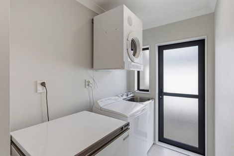 Photo of property in 2 Pearson Place, Paraparaumu, 5032