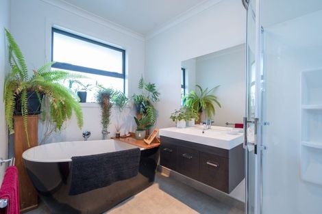 Photo of property in 929 Waiwhero Road, Ngatimoti, Motueka, 7196