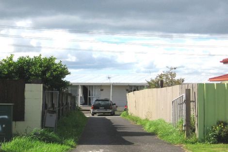 Photo of property in 15 Hindmarsh Street, Henderson, Auckland, 0612