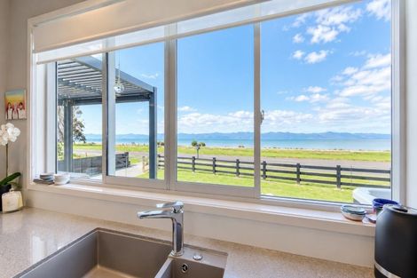 Photo of property in 989 East Coast Road, Kaiaua, Miranda, 2473