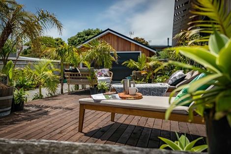 Photo of property in 33 Rauparaha Street, Waikanae Beach, Waikanae, 5036