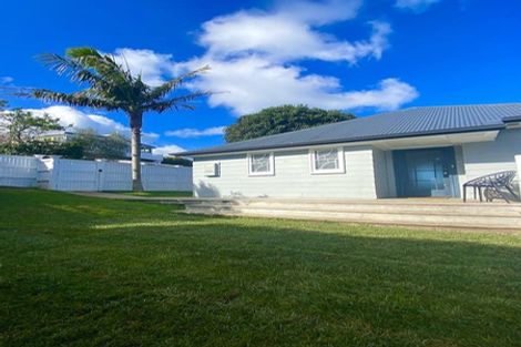 Photo of property in 1/27 Huka Road, Birkenhead, Auckland, 0626