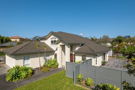 Photo of property in 16 Oakway Drive, Schnapper Rock, Auckland, 0632