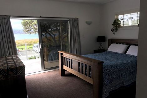 Photo of property in 217 Marine Parade, Seatoun, Wellington, 6022