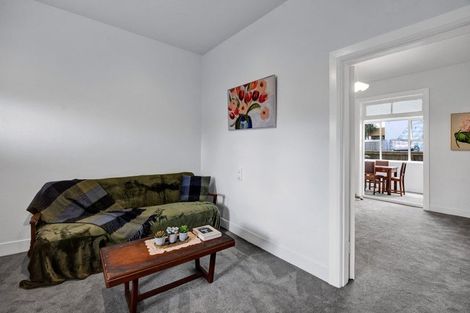 Photo of property in Devonport Apartments, 26/127 Saint Aubyn Street, New Plymouth, 4310
