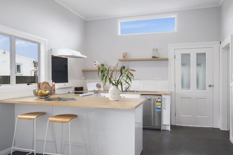 Photo of property in 256 Oxford Street, South Dunedin, Dunedin, 9012