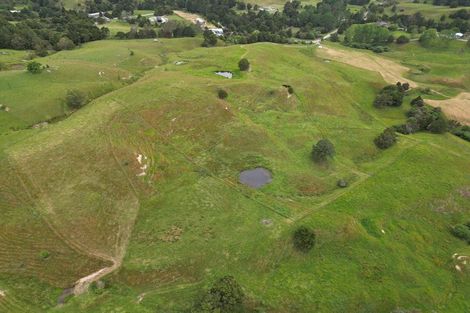 Photo of property in 118 Paparoa Station Road, Paparoa, 0571