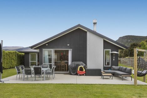 Photo of property in 10 Rifleman Street, Albert Town, Wanaka, 9305