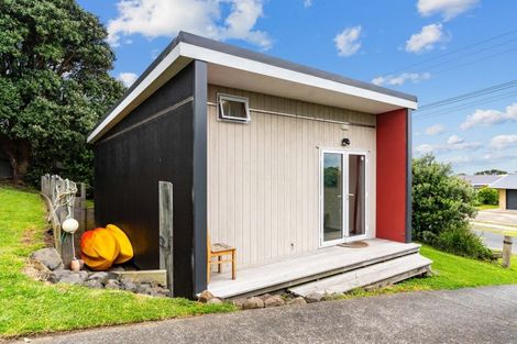 Photo of property in 3 Kelly Street, Baylys Beach, Dargaville, 0377