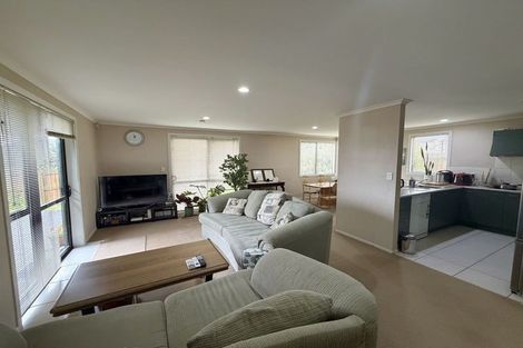 Photo of property in 29 Samara Place, Clendon Park, Auckland, 2103