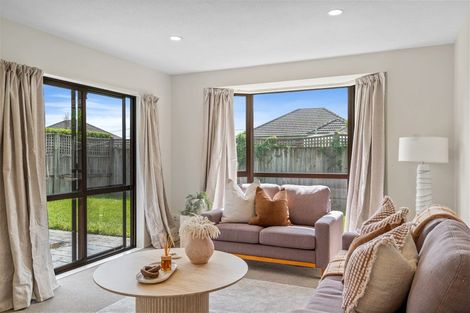 Photo of property in 2 Saskia Lane, Somerfield, Christchurch, 8024