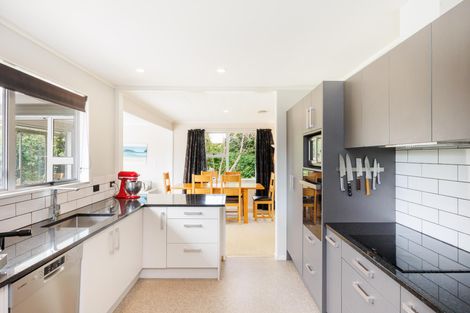 Photo of property in 10 Westhaven Grove, Takaro, Palmerston North, 4412