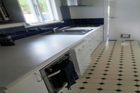 Photo of property in 37 Pukatea Street, Eastbourne, Lower Hutt, 5013