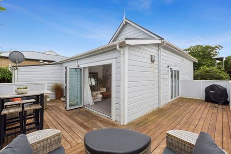 Photo of property in 36 Belt Road, Moturoa, New Plymouth, 4310