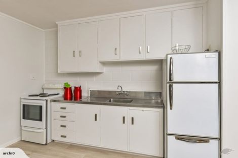 Photo of property in 5b Nea Place, Hillcrest, Auckland, 0627