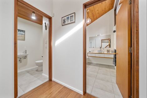 Photo of property in 11 Kereru Place, Upper Vogeltown, New Plymouth, 4310