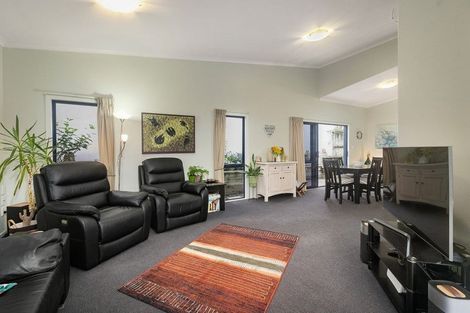 Photo of property in 13a Hillview Road, Waihi Beach, 3611