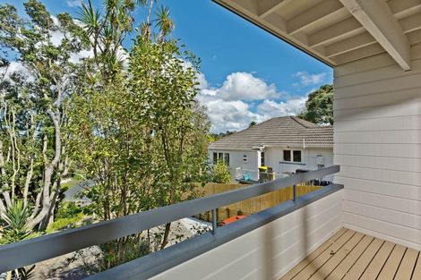 Photo of property in 2/51 Seaton Road, Murrays Bay, Auckland, 0630