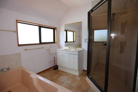 Photo of property in 8a Craven Street, Sockburn, Christchurch, 8042